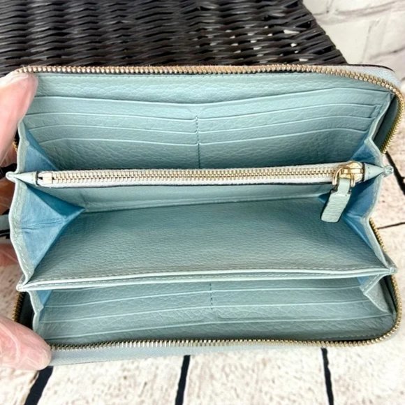 Valentino ROCKSTUD Garavani ZIPPY Zip around  long WALLET GREAT! - Picture 5 of 16